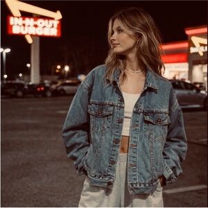 Levi’s Vintage 90s Light Wash Fitted Denim Trucker Jacket Women’s Large Classic